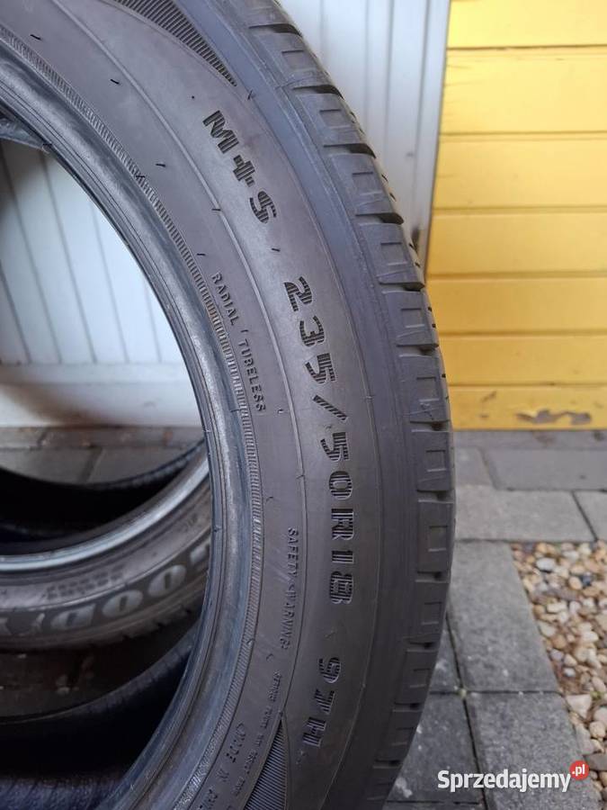 Opony Good Year Assurance 23550R18 2 sprzedam