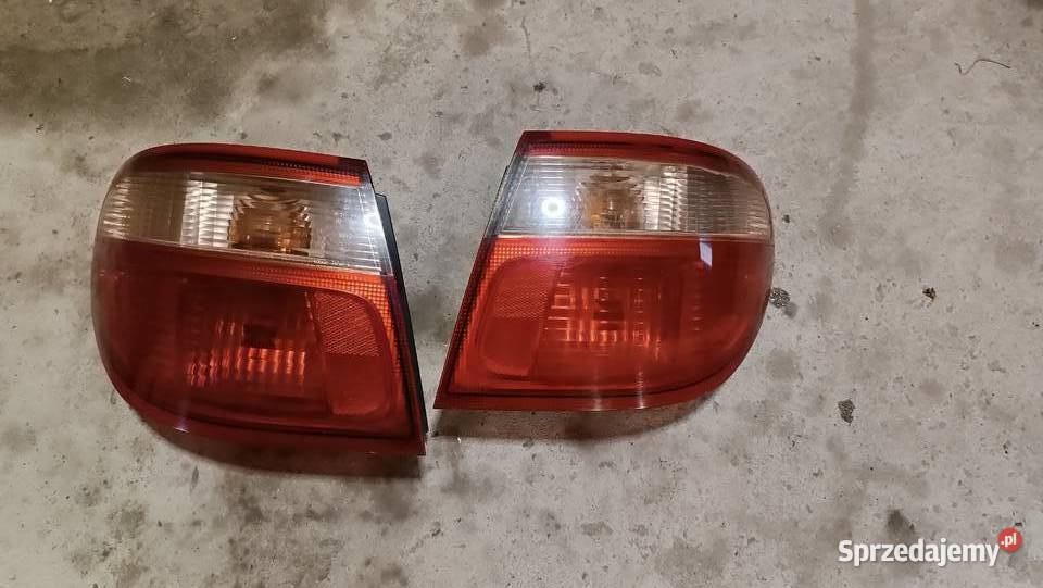 Lampa tył prawa tylna lewa Nissan Almera N16 Wał-Ruda