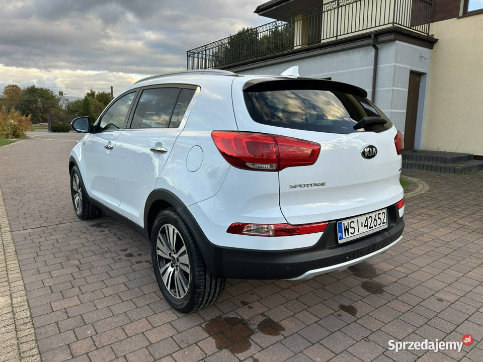 Kia Sportage panoramiczny dach 4x4 automat III nieuszkodzony Lipówki sprzedam