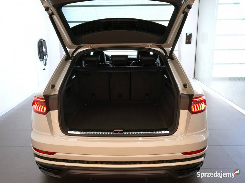 Audi Q8 50TDI Quattro BO MatrixLed Kamery360 ACC napęd 4x4 sprzedam
