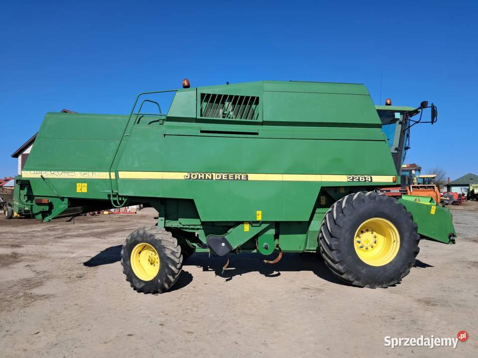 Kombajn zbożowy John Deere 2264 w oryginale nieuszkodzony