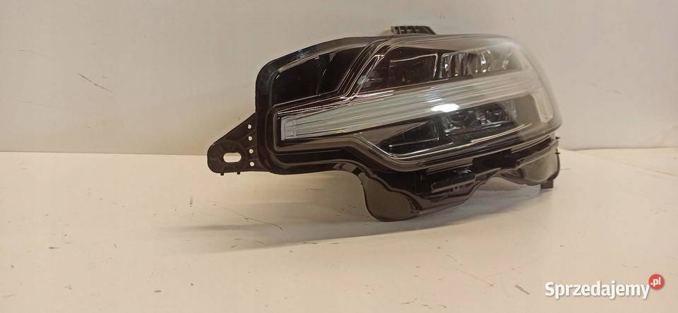 VOLVO V60 CC LAMPA LEWY PRZÓD ANGLIK RHD Lampy przednie
