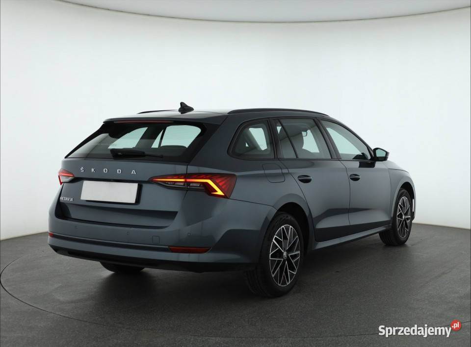 Skoda Octavia 15 TSI manualna Piaseczno sprzedam