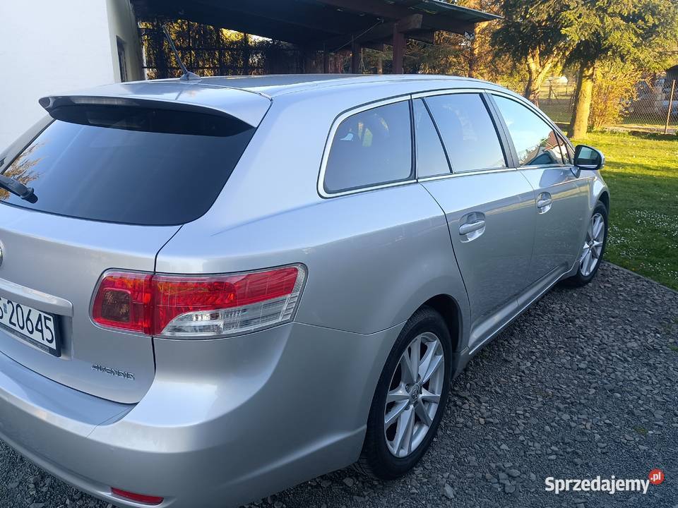 Toyota Avensis Kombi 22 D4D 150 D Sol 2011 podkarpackie Dobieszyn