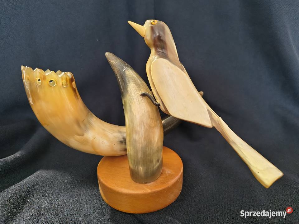 Rzeźba z bawolich rogów Podstawa z drewna Rzeszów