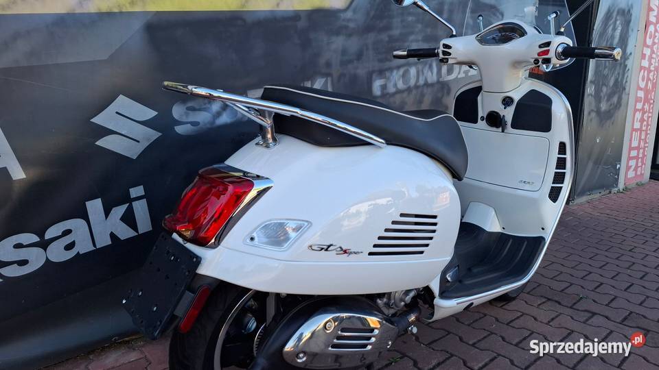 Piaggio Vespa 300 GTS 2022 czterosuwowy