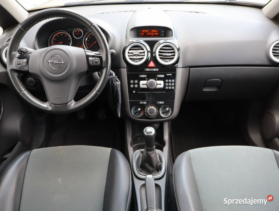 Opel Corsa 14 radio mazowieckie