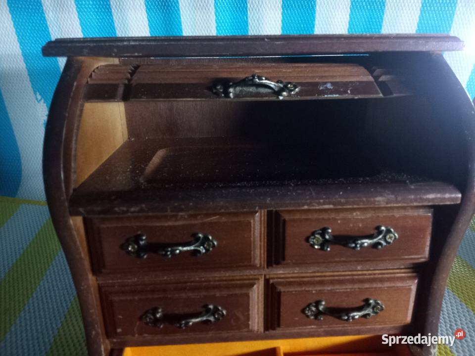 Szafkę sprzedam Borówno sprzedam