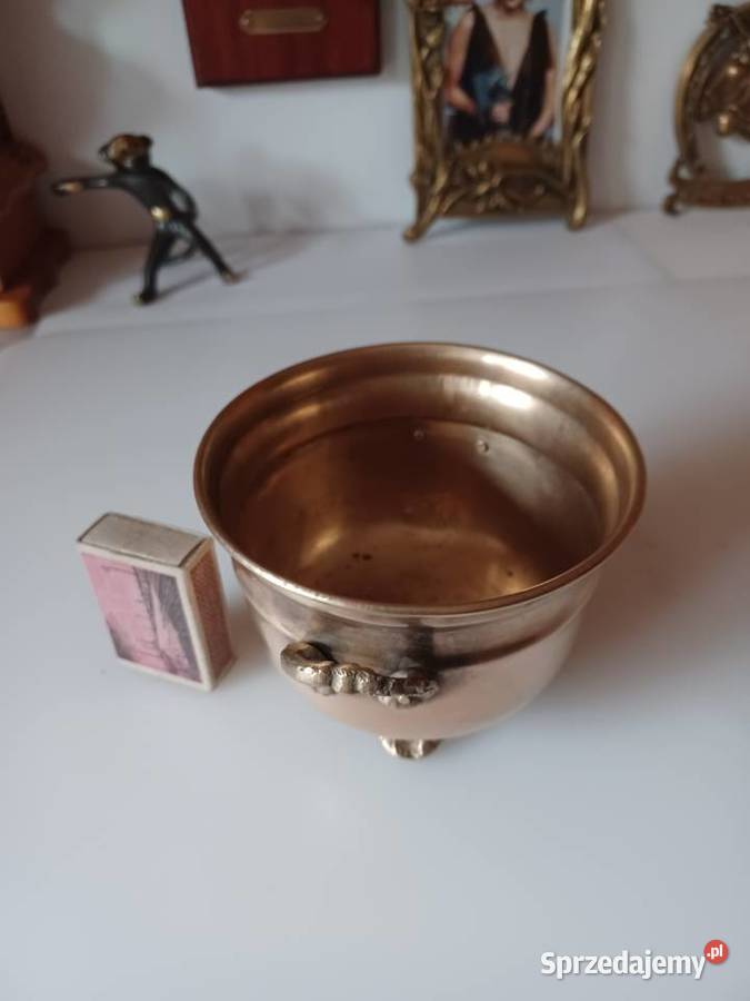 Piękna mosiężna donica Kolekcja Poznań