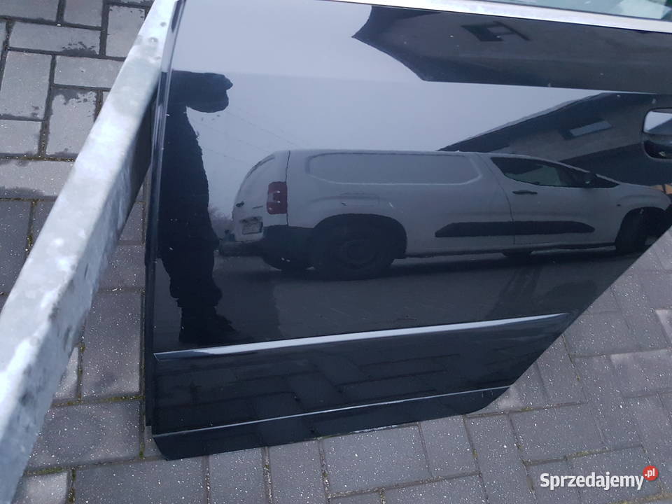 AUDI A4 B6 KOMBI DRZWI LEWE TYL CZARNE LZ9W osobowe Turek