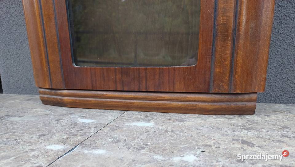 Stara szafka witrynka z obudowy francuskiego pomorskie