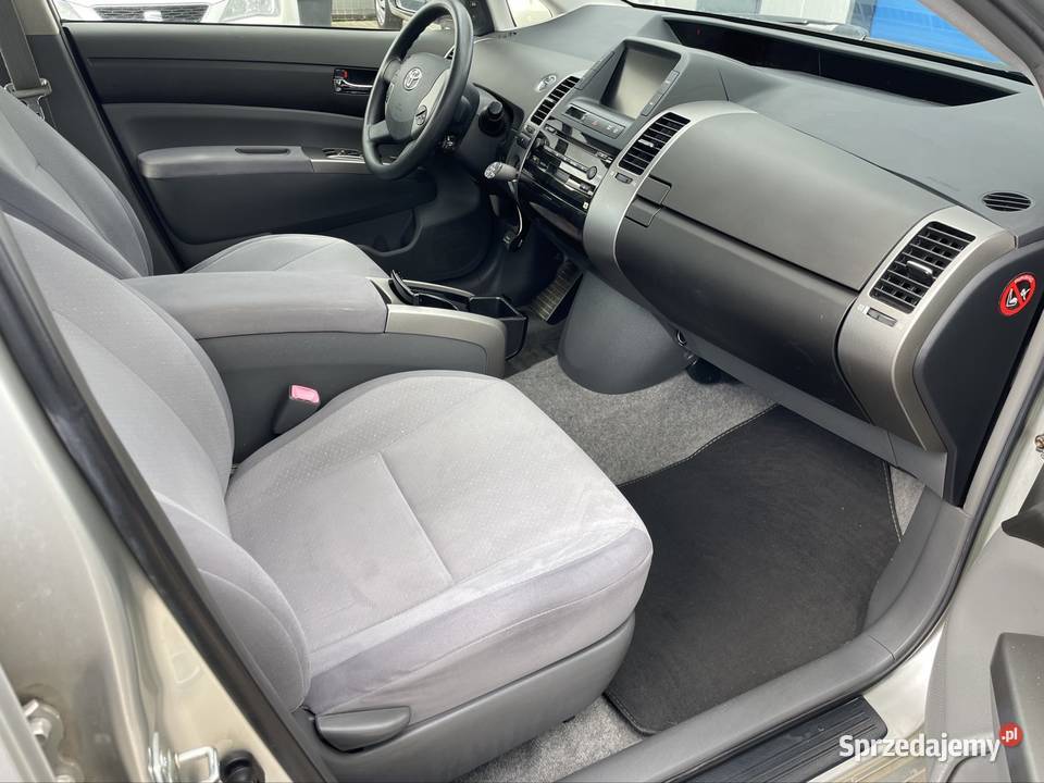 Toyota Prius 15 hybryda NIE TAXI Hatchback Kamień