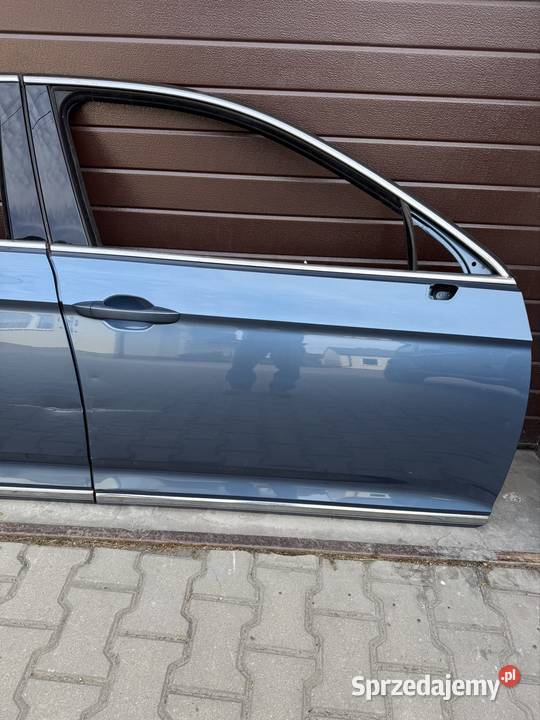 VW PASSAT B8 drzwi prawe przód tył lak LB5J Rok produkcji 2017 mazowieckie sprzedam