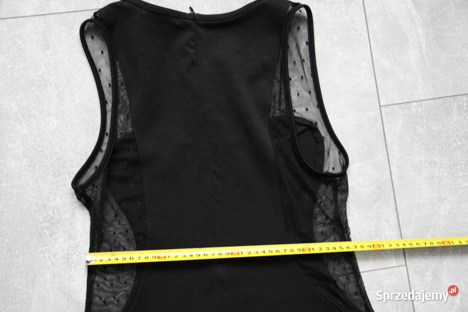 Czarna sukienka z wstawką z tkaniny plumeti Chorzów