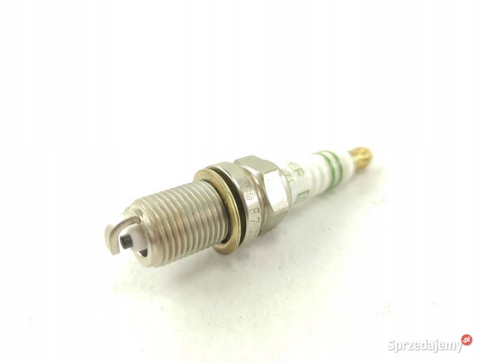ŚWIECA ZAPŁONOWA BOSCH NOWA F7DCR4 sprzedam