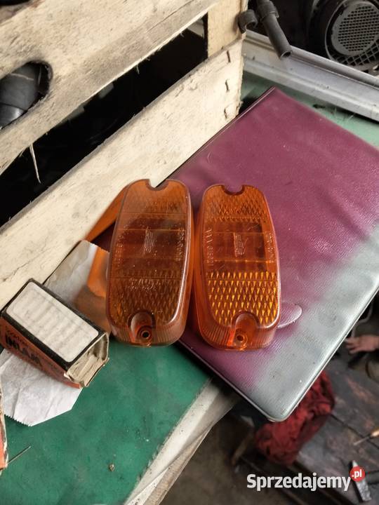 Klosze lamp kierunkowskazów Trabant osobowe Gumieniec
