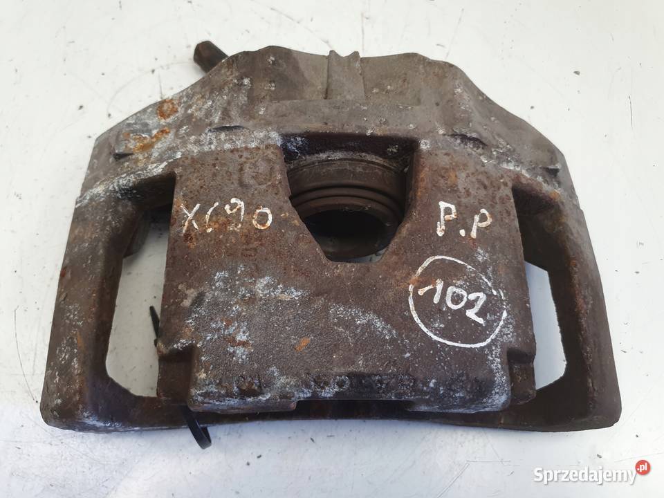 Volvo XC90 I PRZEDNI ZACISK HAMULCOWY Prawy osobowe Chełm