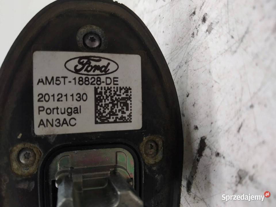 ANTENA KAROSERYJNA WZMACNIACZ KOMPLET