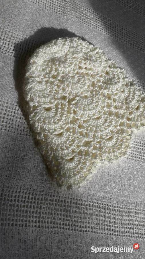 Koronkowa czapeczka dziewczynki