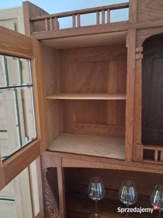 Sprzedam drewniany kredens Meble Kraków