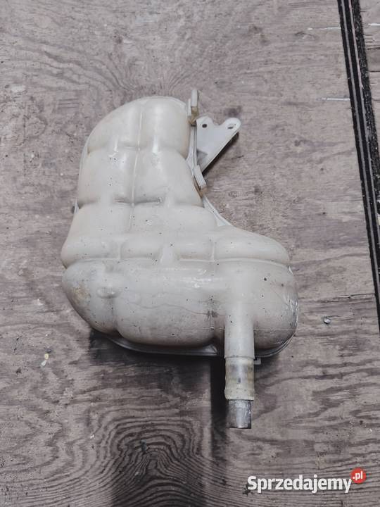 Zbiorniczek wyrównawczy Opel Vectra a 17