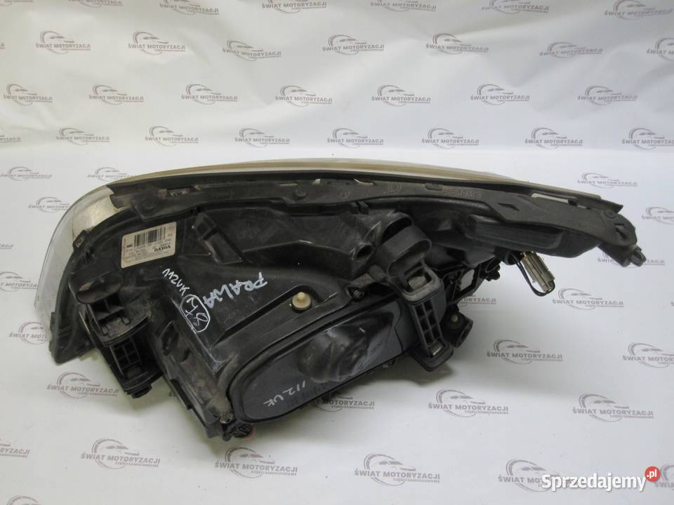 VOLVO S60 II 11r lampa prawa przód ANGLIK osobowe