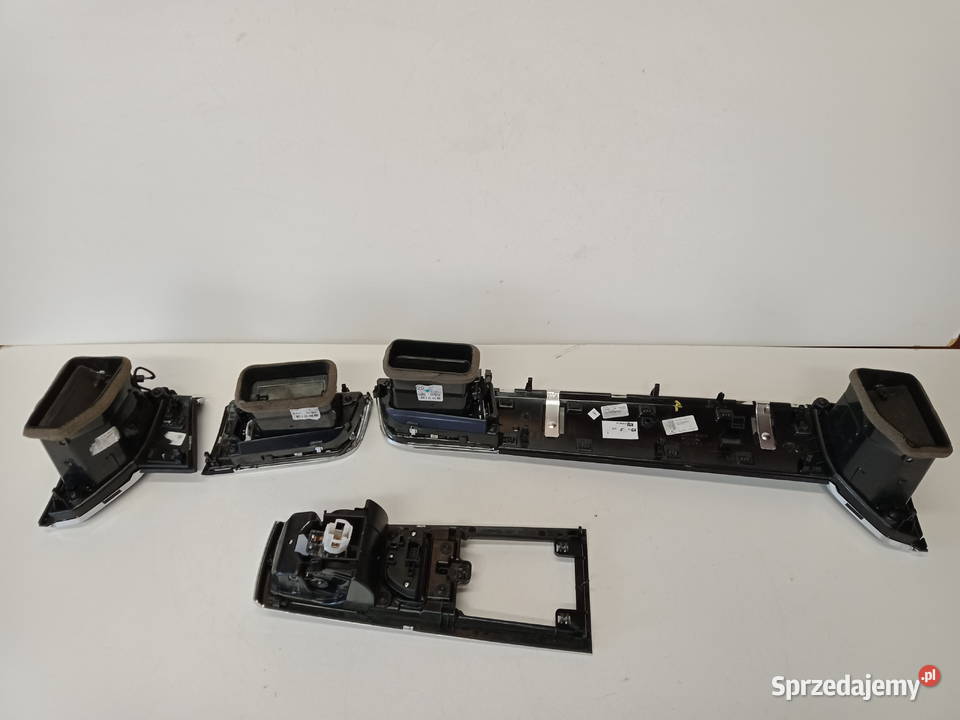 PORSCHE MACAN KRATKA NAWIEWU LISTWA DECOR Rakoniewice