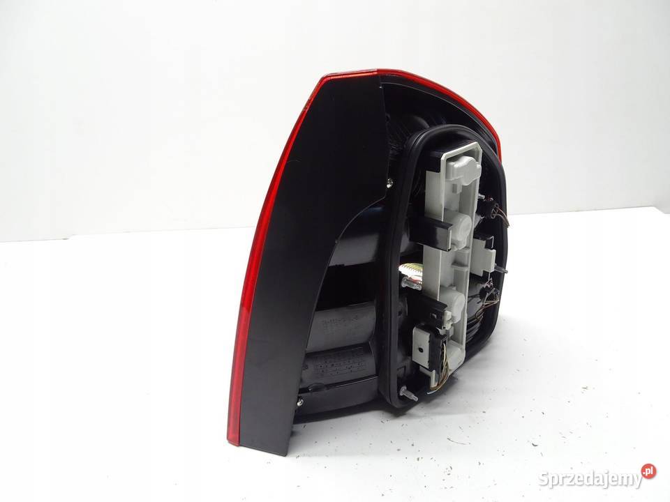 LAMPA LEWA LEWY TYŁ W BŁOTNIK SKODA OCTAVIA II Błotniki
