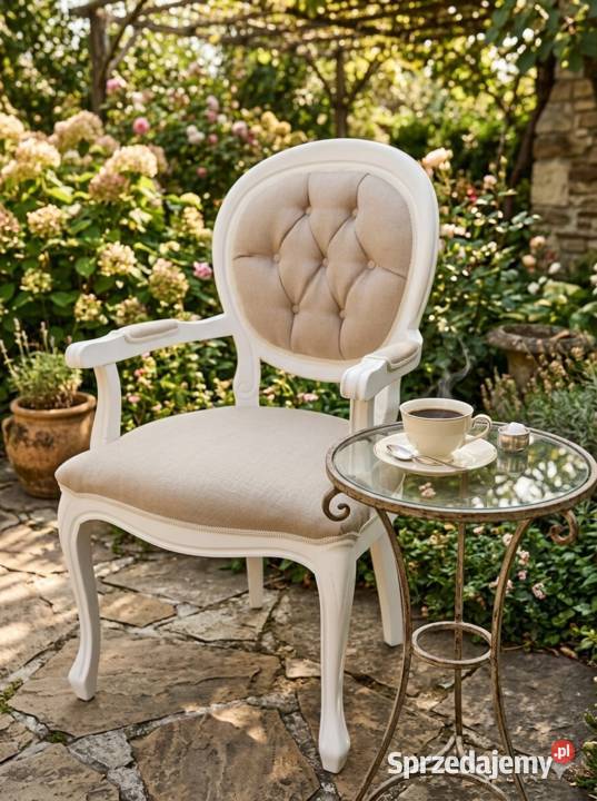 Stylowy Fotel Ludwik Renowacji Biel i Len Fotele