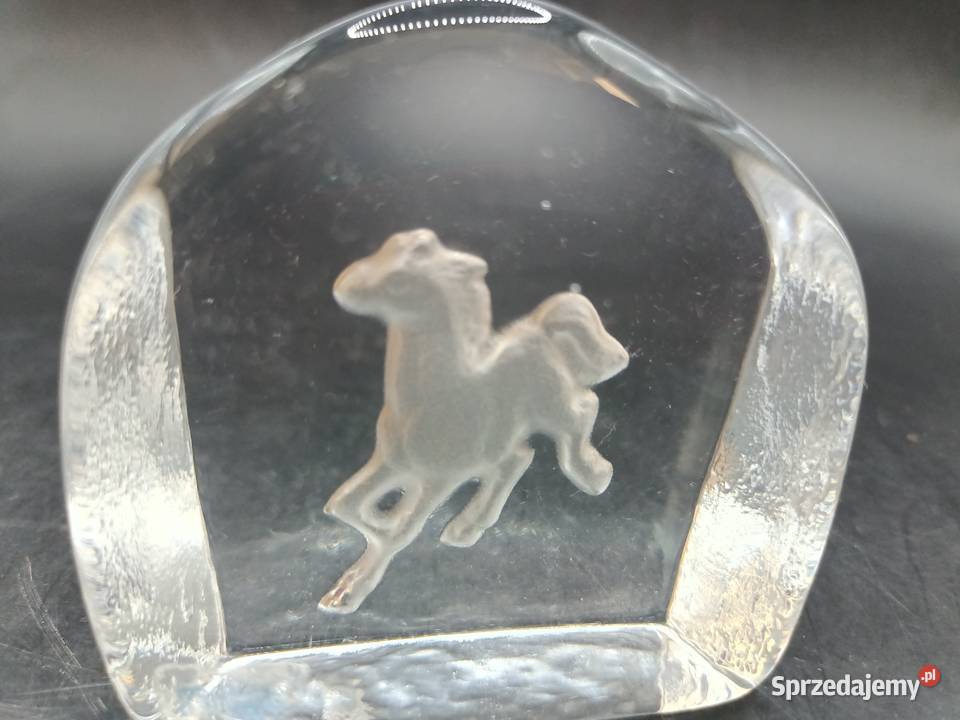 Szkło vintage przycisk do papieru koń źrebak lubelskie Zamość