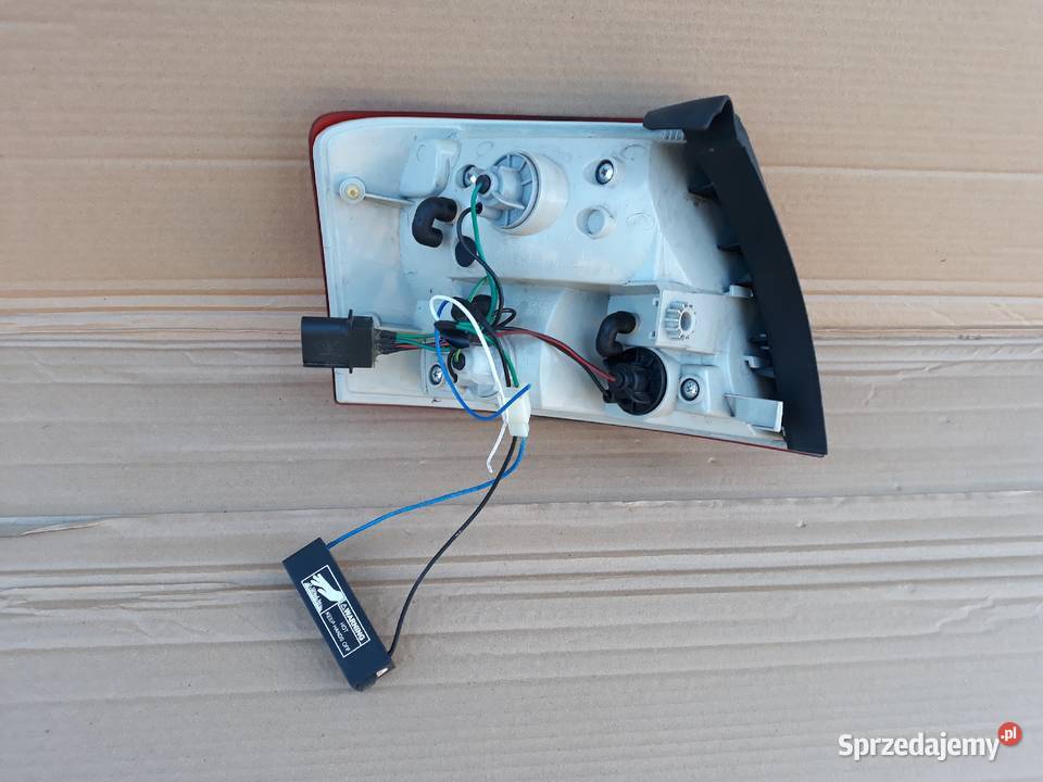 AUDI A4 B7 KOMBI AVANT LAMPA PRAWA TYŁ TYLNA prawe Międzychód
