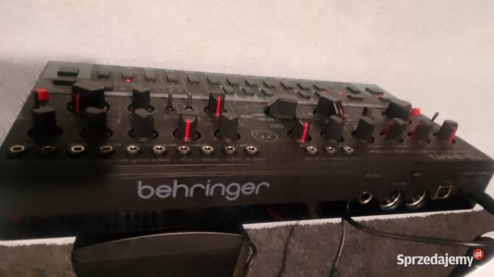 Behringer TD3 MO black synth analogowy na