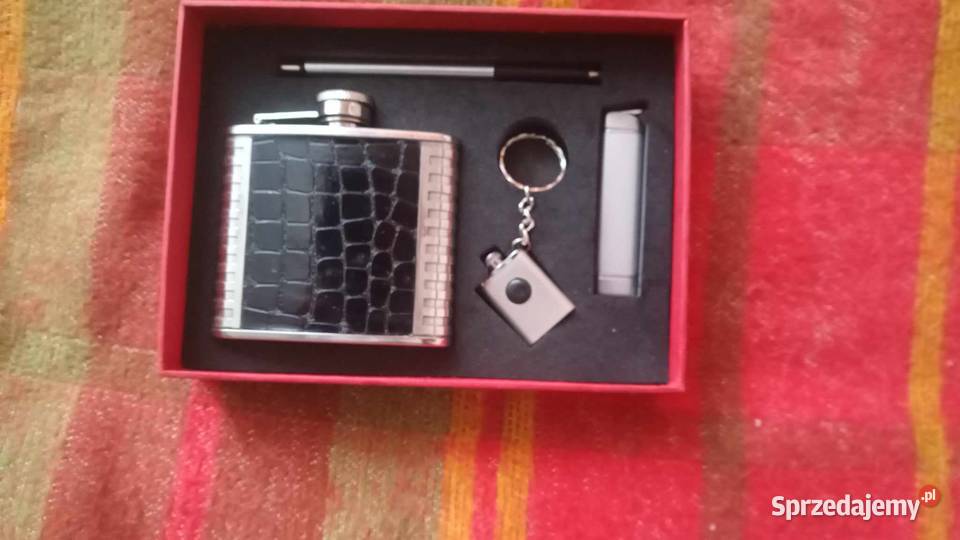 PIersiówka brelok zapalniczka długopiszestawPRL Szczebrzeszyn
