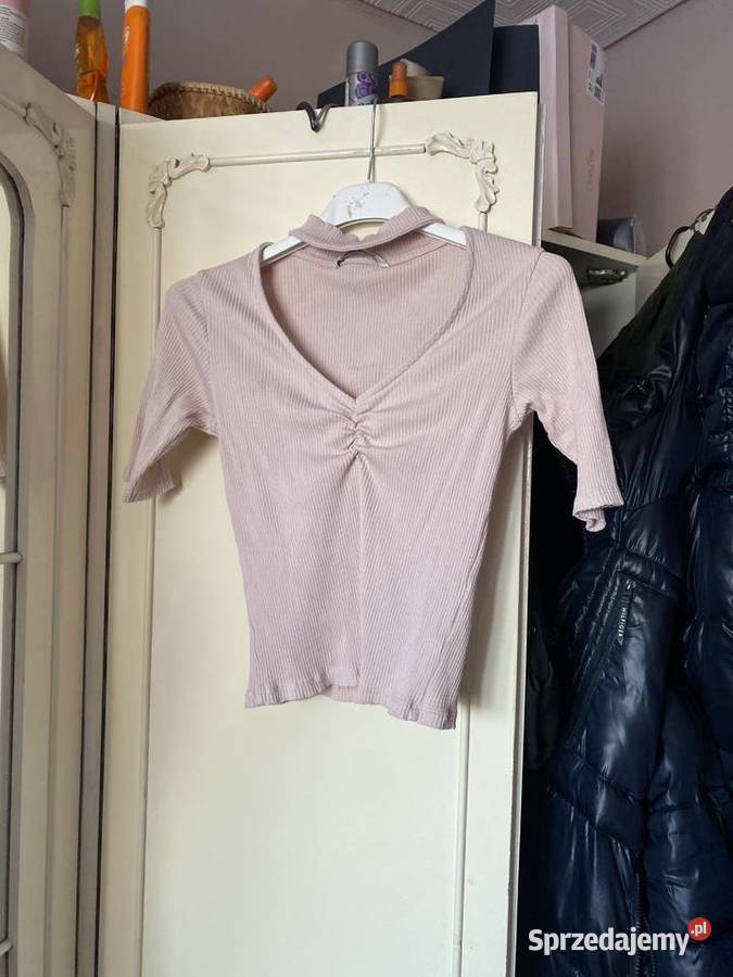 Bluzka top Stradivarius z chokerem prążkowana w