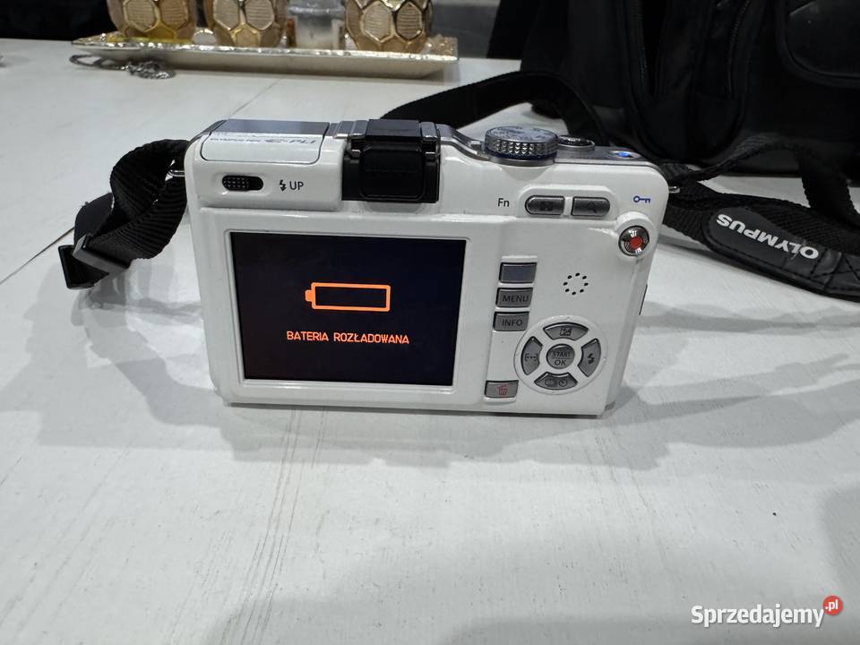 Sprzedam Aparat Olympus E1 dwa obiektywy Aparaty