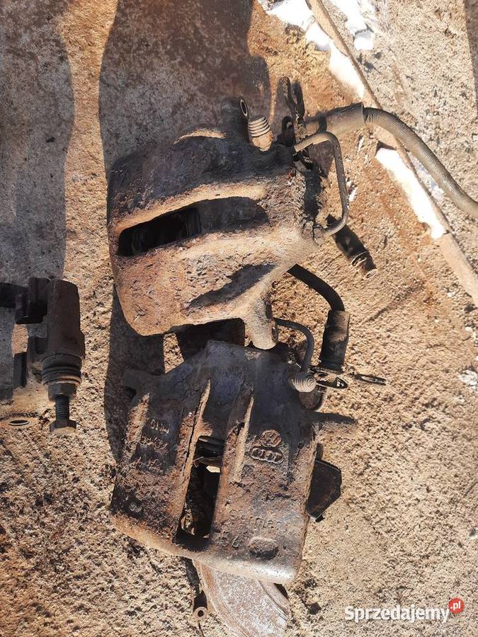 Zaciski hamulcowe przód jarzma Audi A4 B5 Passat Bobrowniki