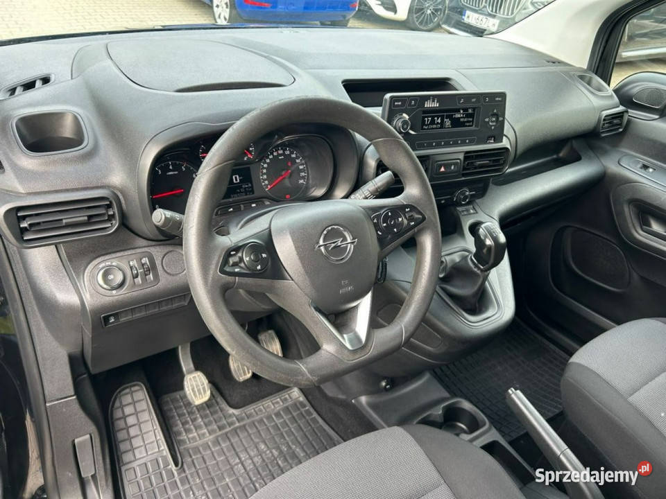 Opel Combo Pierwsza rejestracja w 2020rSalon Warszawa