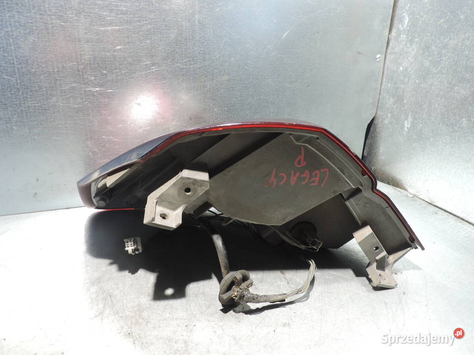 SUBARU LEGACY IV LAMPA PRAWY TYŁ KOMBI Rok produkcji 2004 Nowy Sącz