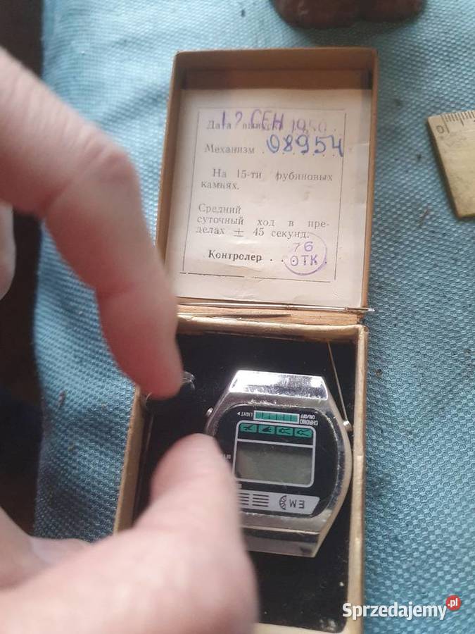 Zegarek retro na komunię radziecki Elektronika