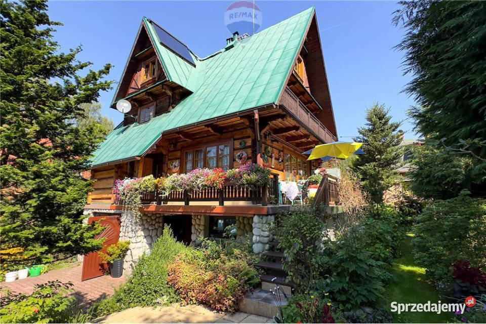 Góralski Dom z Bali u Podnóża Beskidów drewno