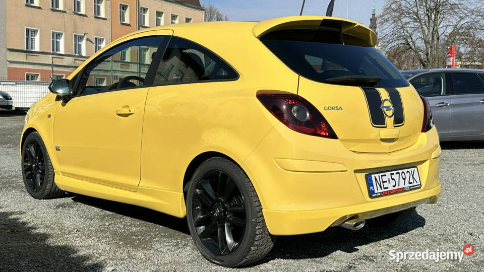 Opel Corsa Benzyna Zarejestrowany Ubezpieczony D Rok produkcji 2013 Elbląg