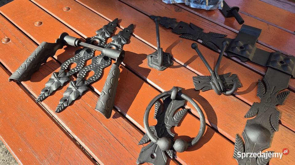 Klamka kuta z szyldem PATYNA czarna POLSKI WYRÓB Rzeszotary