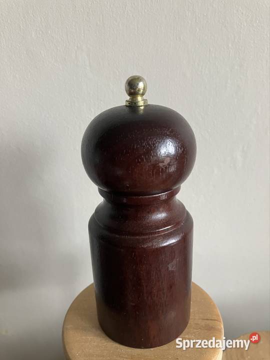 Drewniany młynek do pieprzu Jawor sprzedam