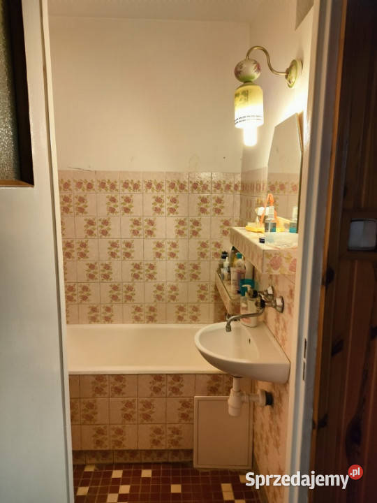 3 pokoje na 1 piętrze gotowe do zamieszkania 58