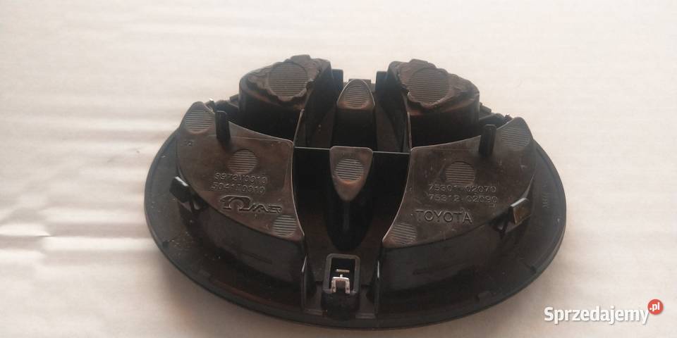 Toyota Auris I Rav4 Verso logo zderzaka przód osobowe Karoseria