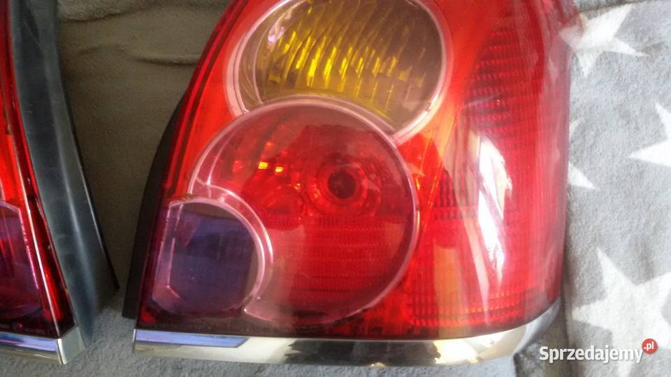 Lampy tylne Toyota Avensis T25 Sedan Elbląg