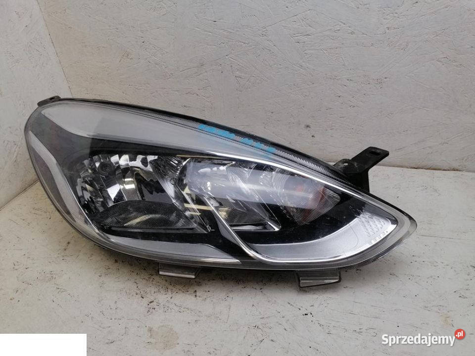 FORD FIESTA MK8 REFLEKTOR PRAWY PRZÓD lubelskie Kozubszczyzna