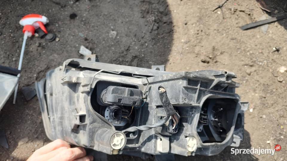 Reflektor lampa Valeo lewa 8e0941003f prawa Książ Wielkopolski