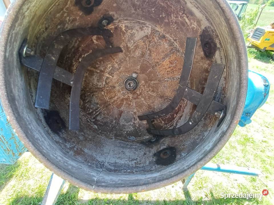 Betoniarka budowlana renomowanej firmy AGROWIKT Sprzęt i akcesoria budowlane Piwniczna-Zdrój
