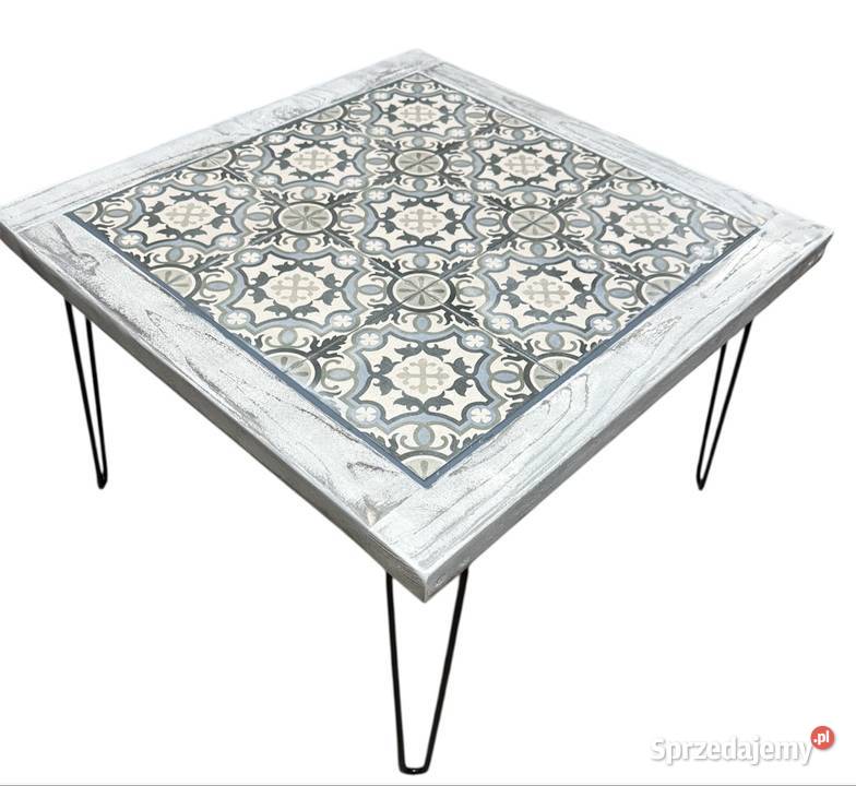 Stylowy drewniany stolik w stylu prowansalskim Stoliki kawowe i ławy